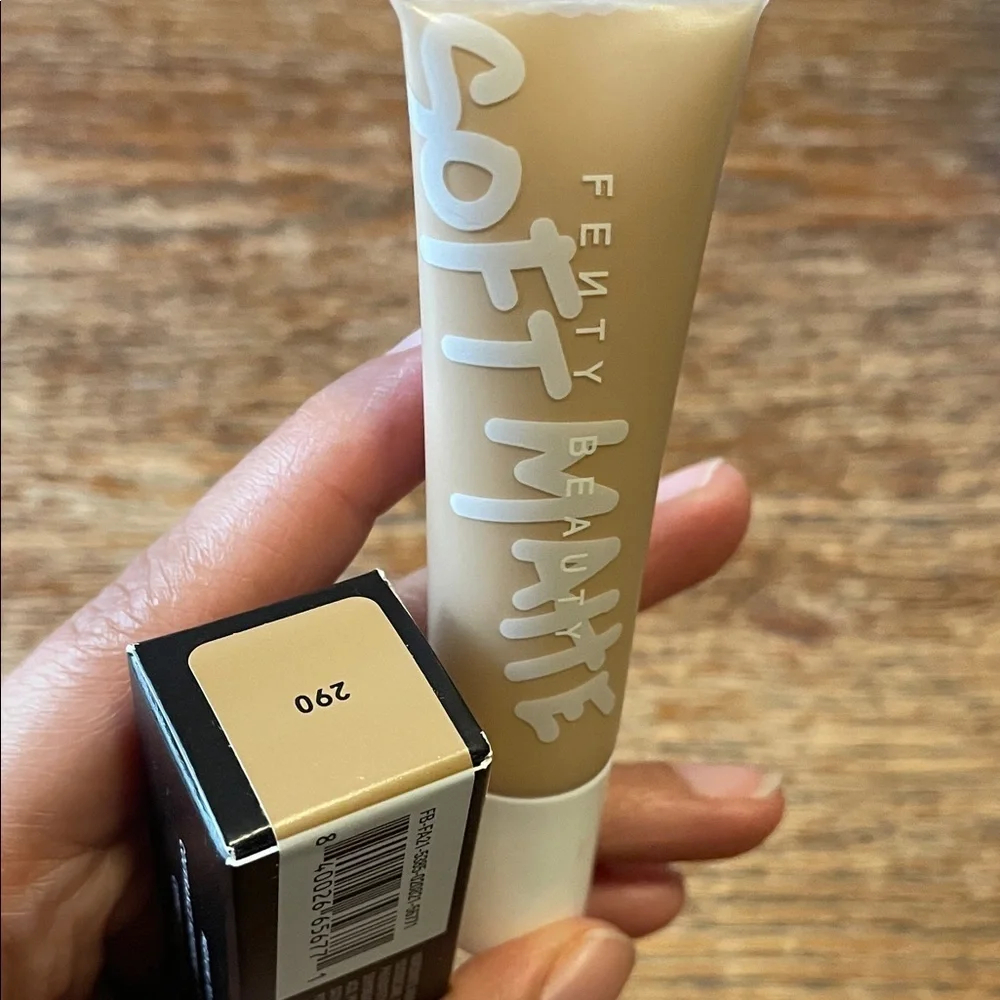 Fenty Beauty Pro Filt'r Soft Matte Foundation - Tan